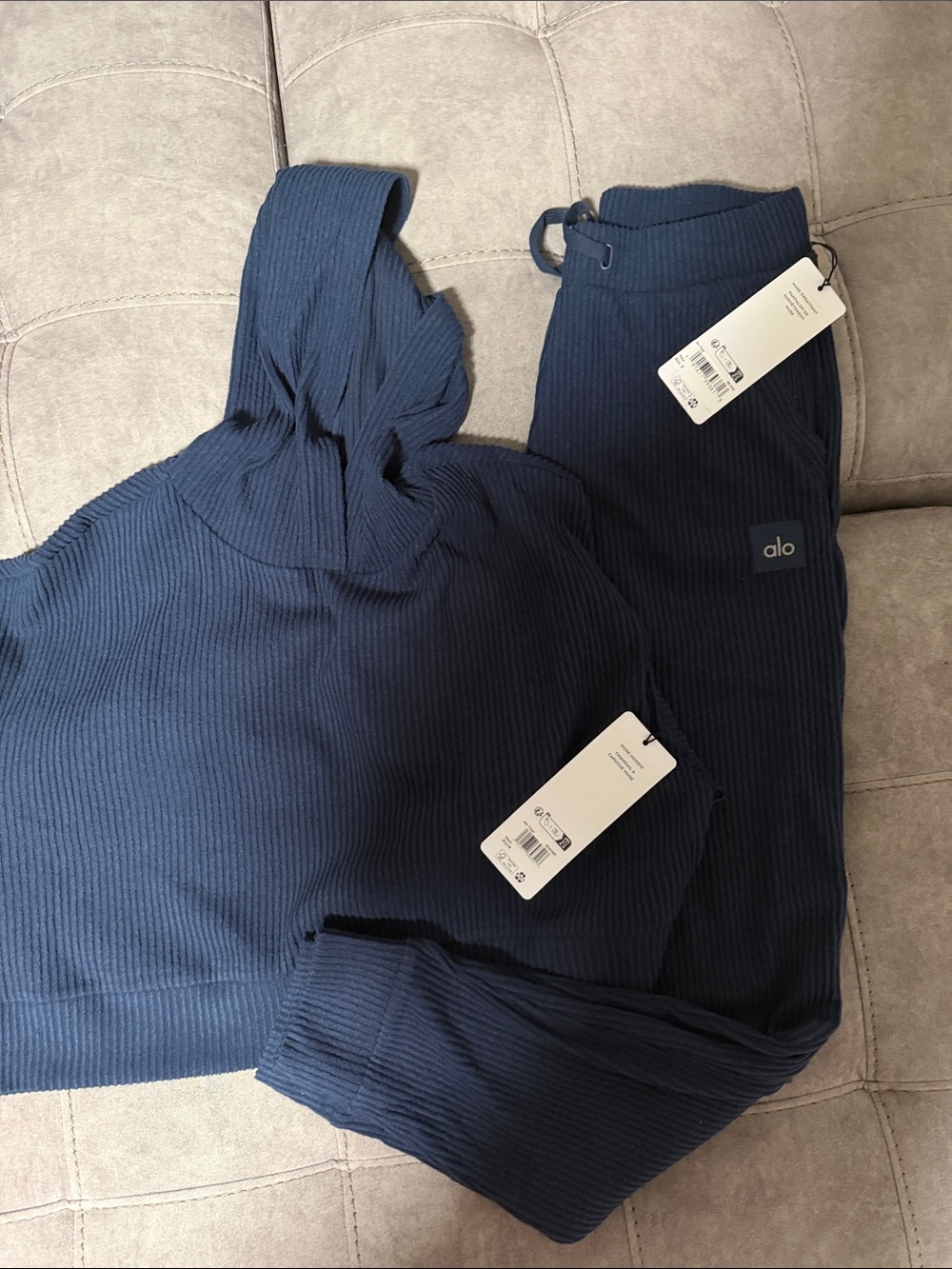 Alo Muse Set | Navy - Picture 1 of 5